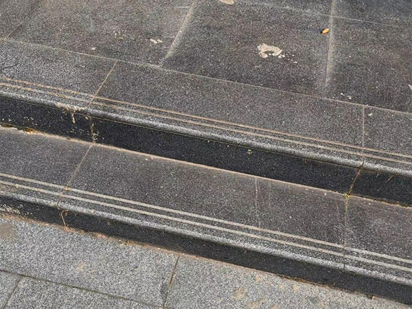 地鋪臺(tái)階石